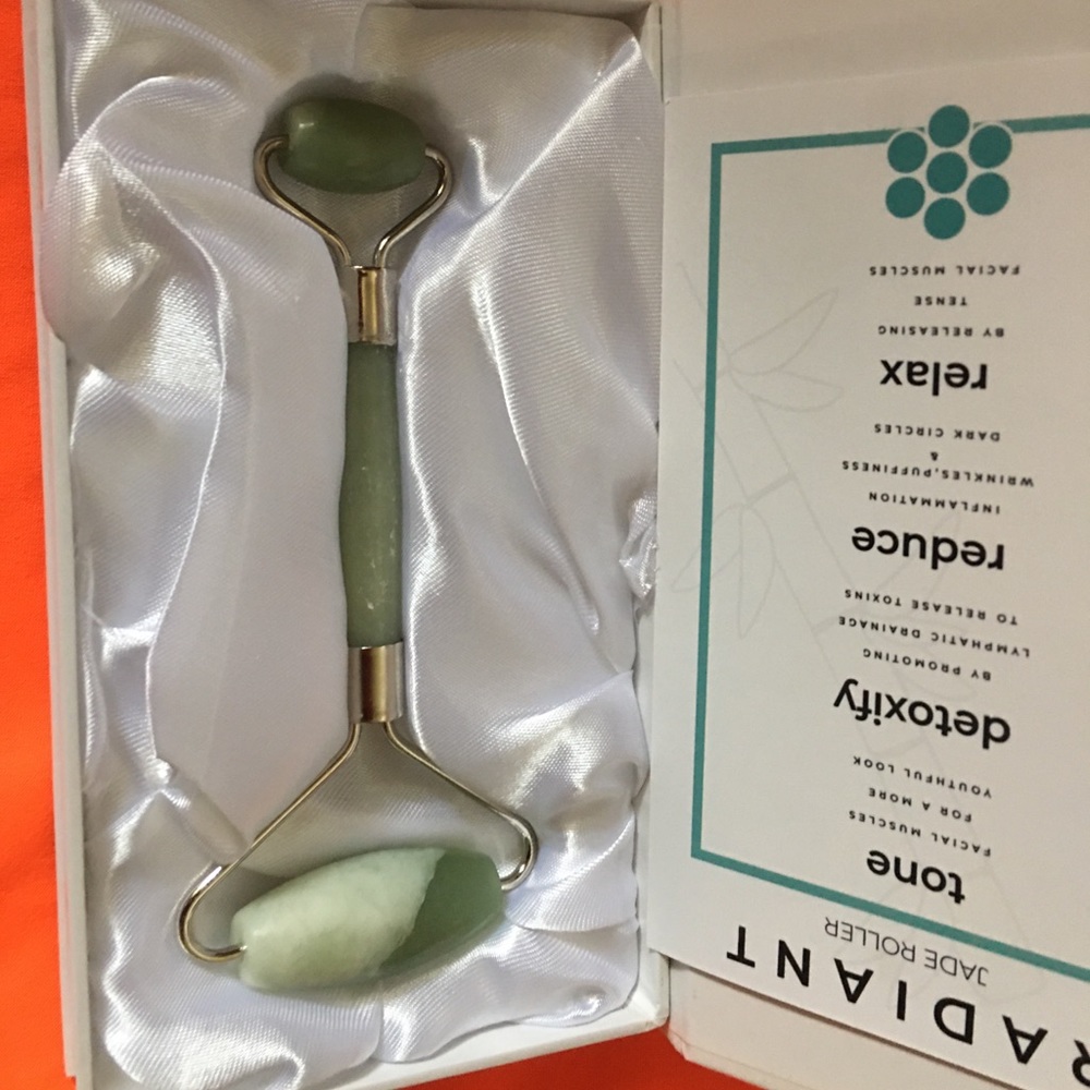 Radiant Jade roller for a face new